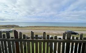 Sea Facing 2Bd Terraced Home - Peacehaven